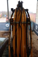 Гусеничний екскаватор JCB JS 130LC