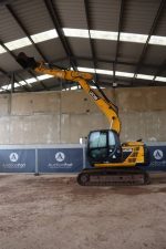 Гусеничний екскаватор JCB JS 130LC