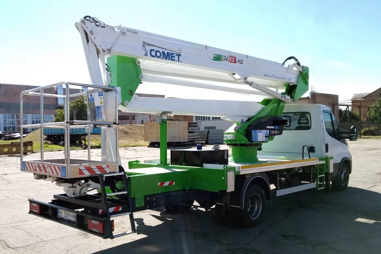 Автогідропідіймач COMET 26 | 2 | 13 HQ JIB на DONGFENG CA9B