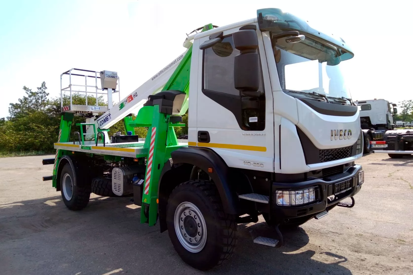 Автогідропідіймачі COMET 19 | 2 | 14 HQ на базі IVECO EUROCARGO ML110 4х4