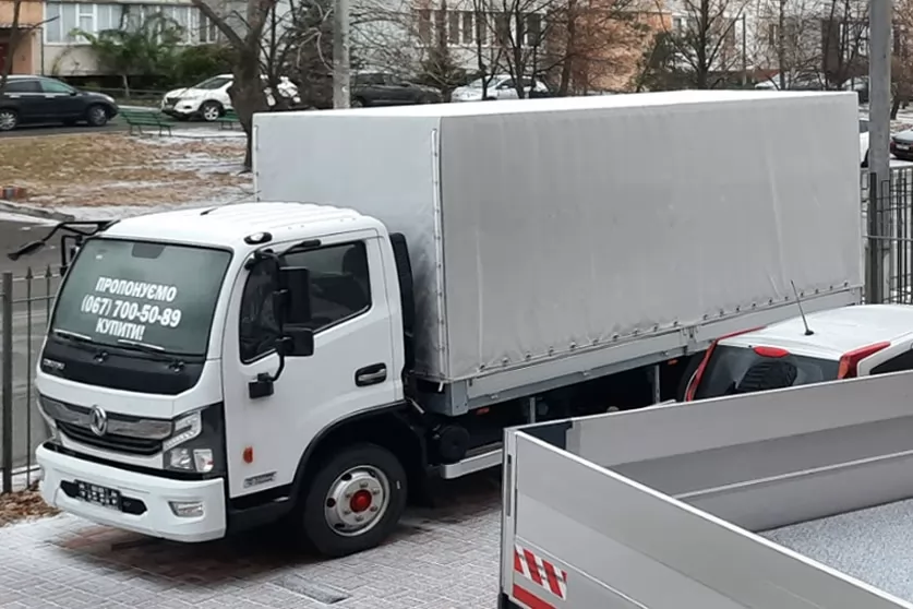 Бортовий автомобіль DONGFENG CL90 тент