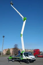 Автогідропідіймач COMET 28 | 2 | 14 HQ на IVECO Daily