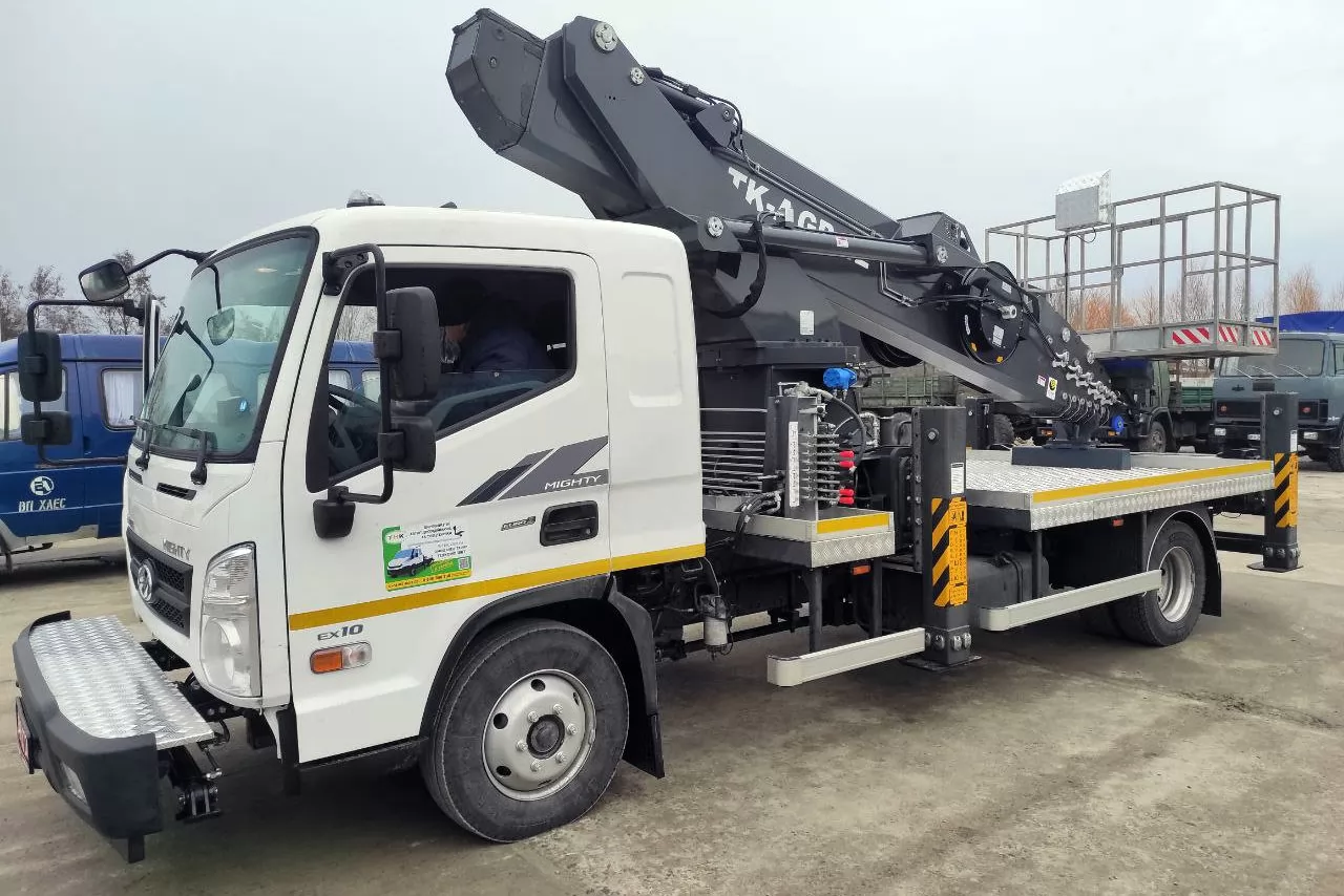 Автовишка STC на базі HYUNDAI 1 Автогідропідіймач DASAN CT320EX на HYUNDAI EX10